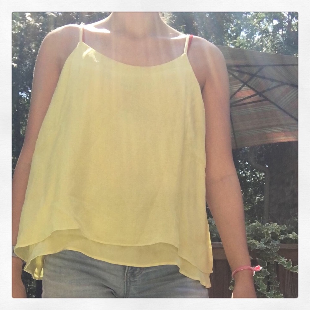 Flowy yellow tank
